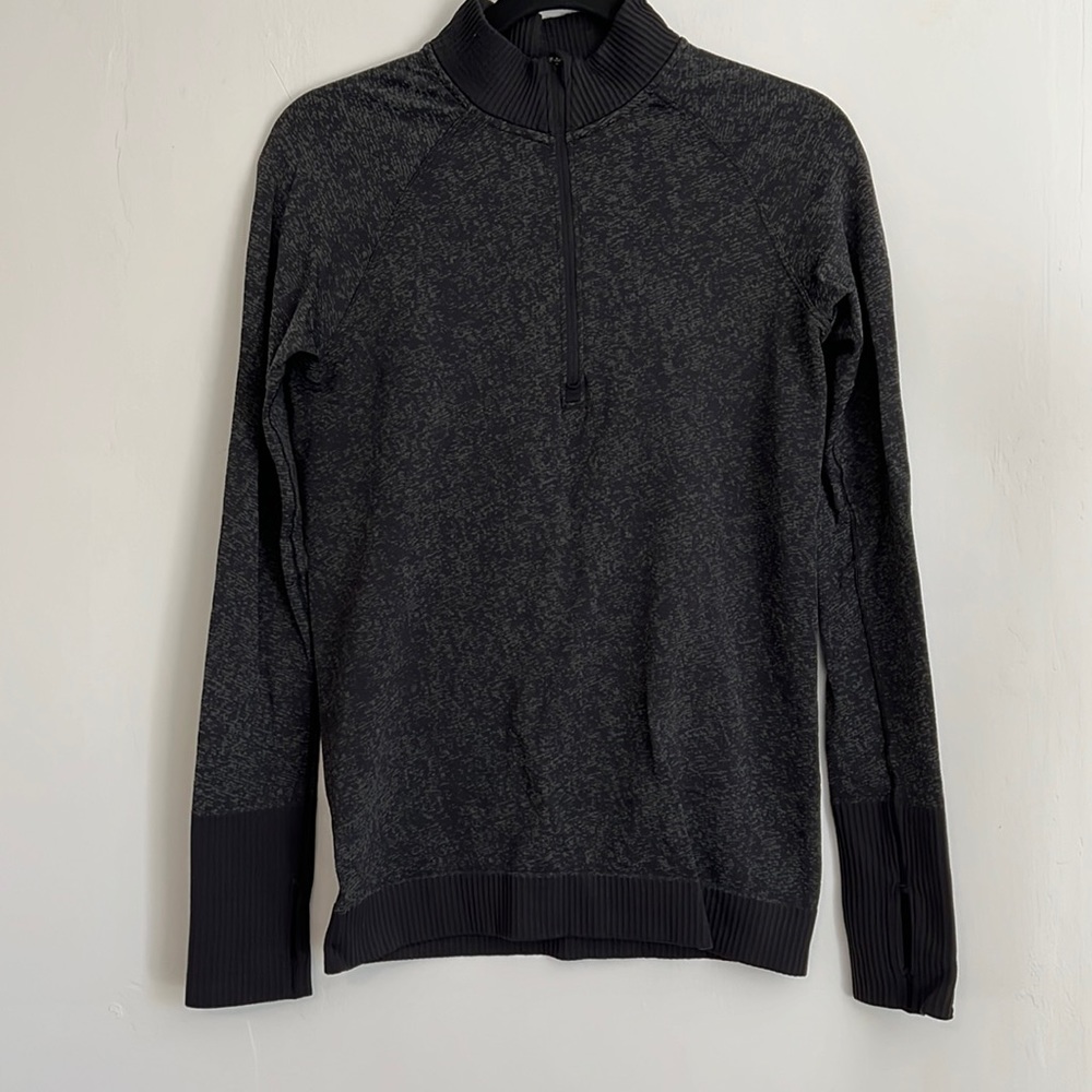 Lululemon 1/4 zip long sleeve running top in marbled black with thumb holes